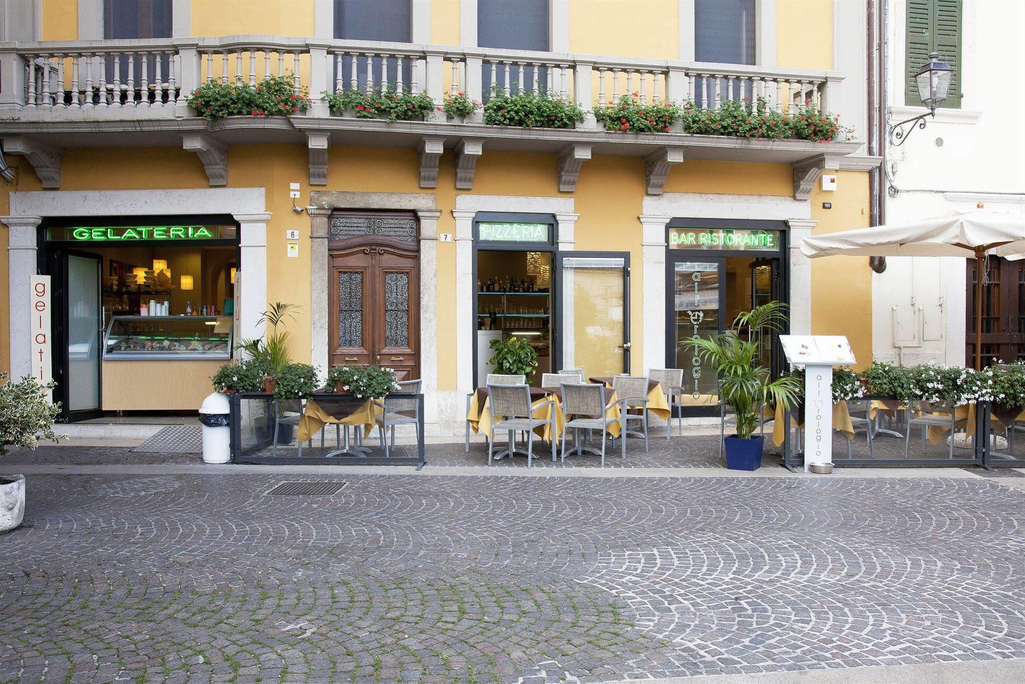 Aparthotel All'Orologio Peschiera del Garda Exterior foto